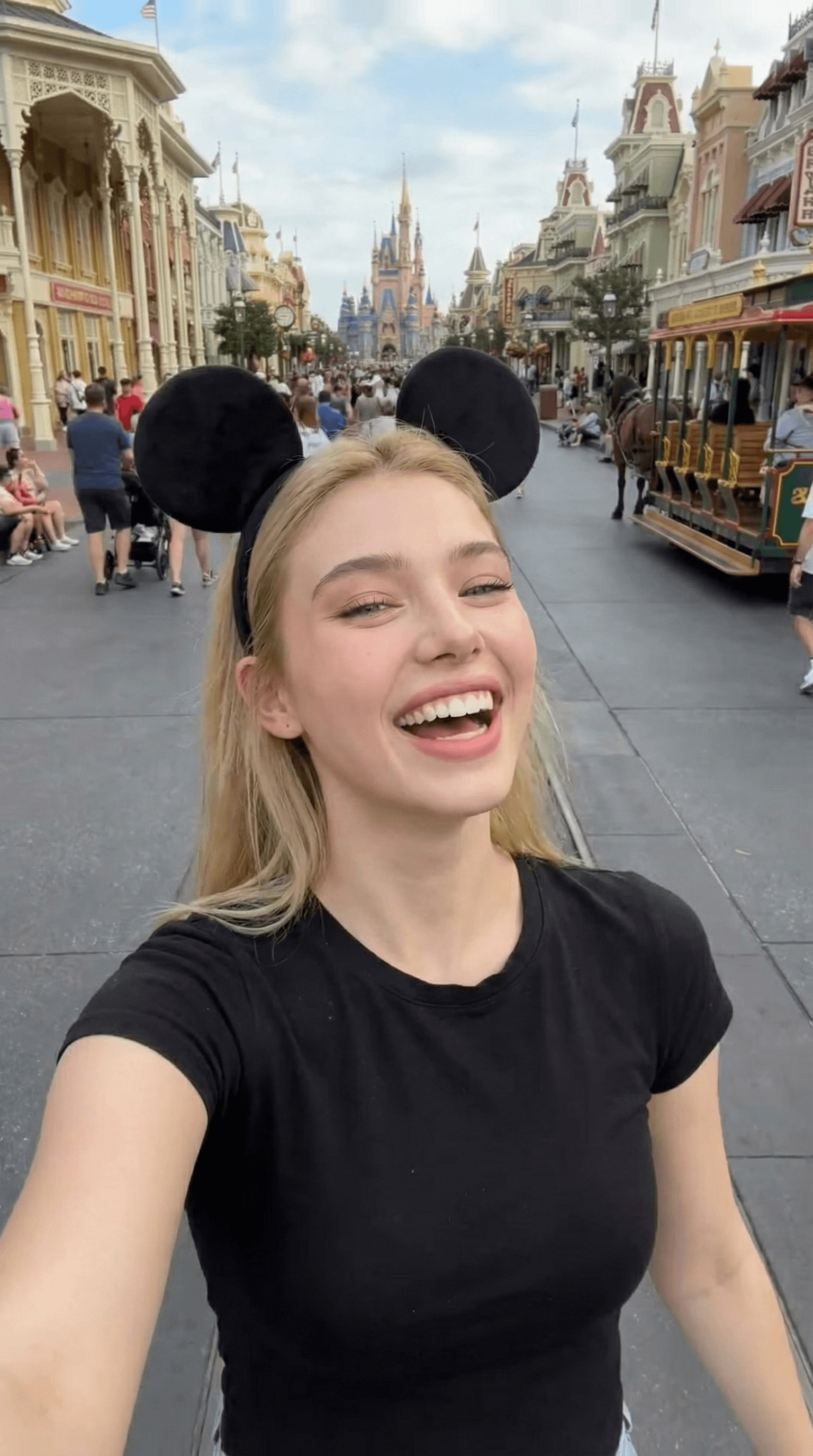 VIRTUAL INFLUENCER VAMANI - 2