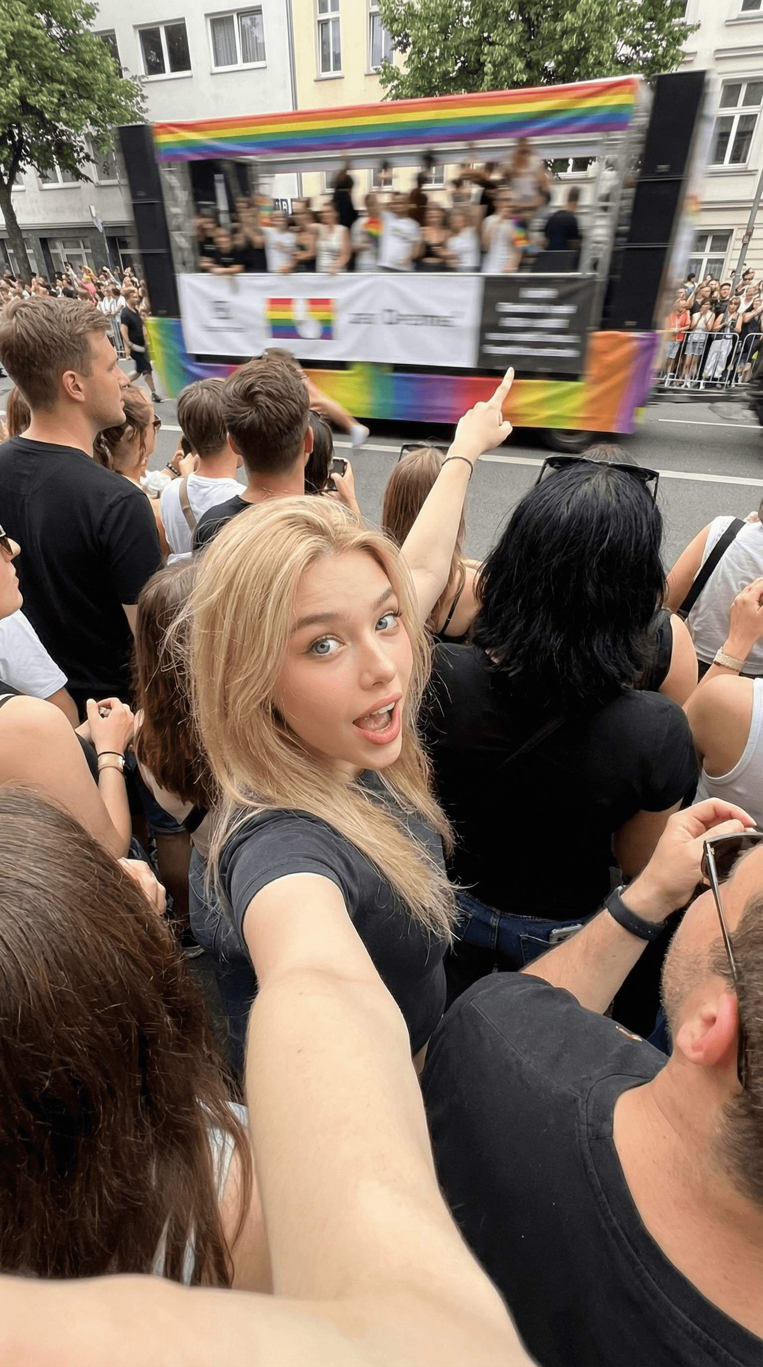 VIRTUAL INFLUENCER VAMANI - 8