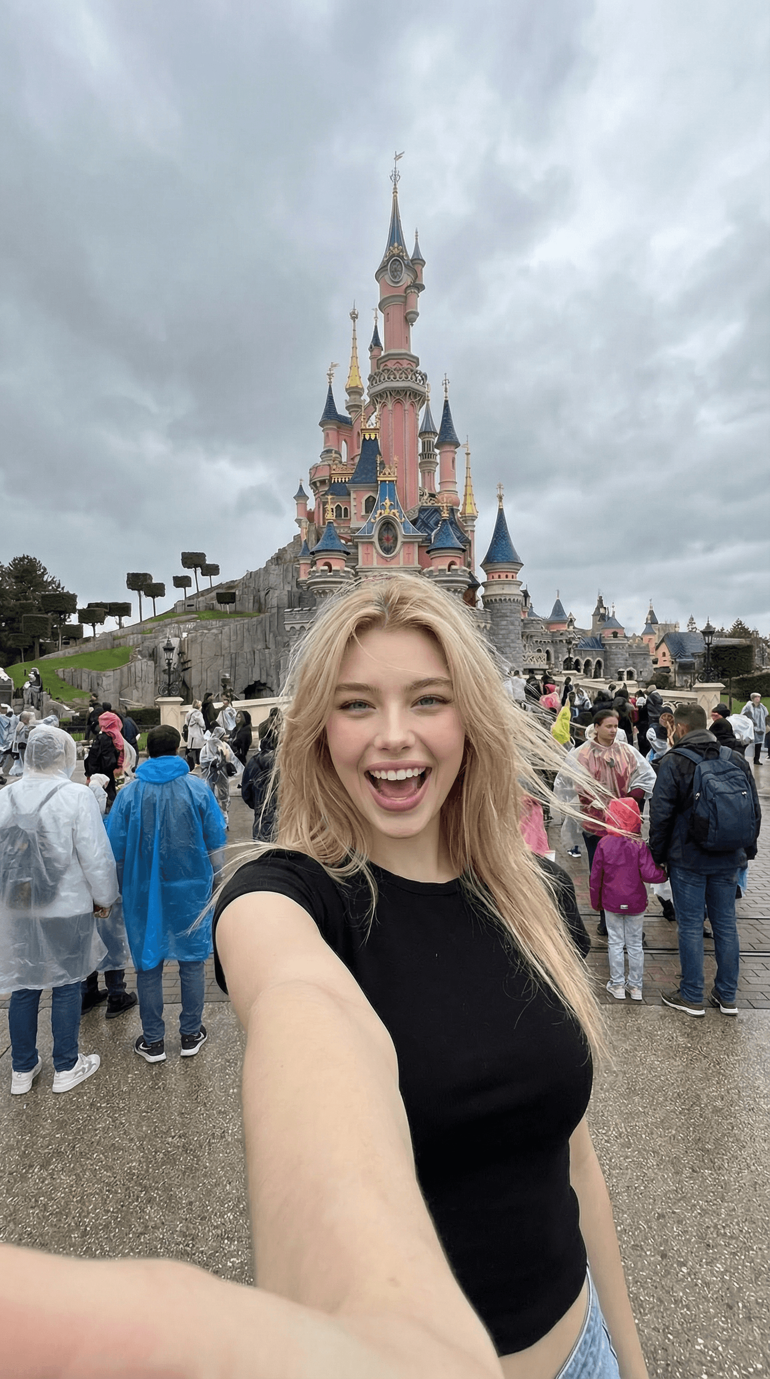 VIRTUAL INFLUENCER VAMANI